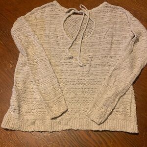 Hollister Cream Crew Neck Sweater with Relaxed Fit